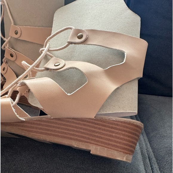 Forever 21 real leather lace up wedge sandal - Picture 4 of 4